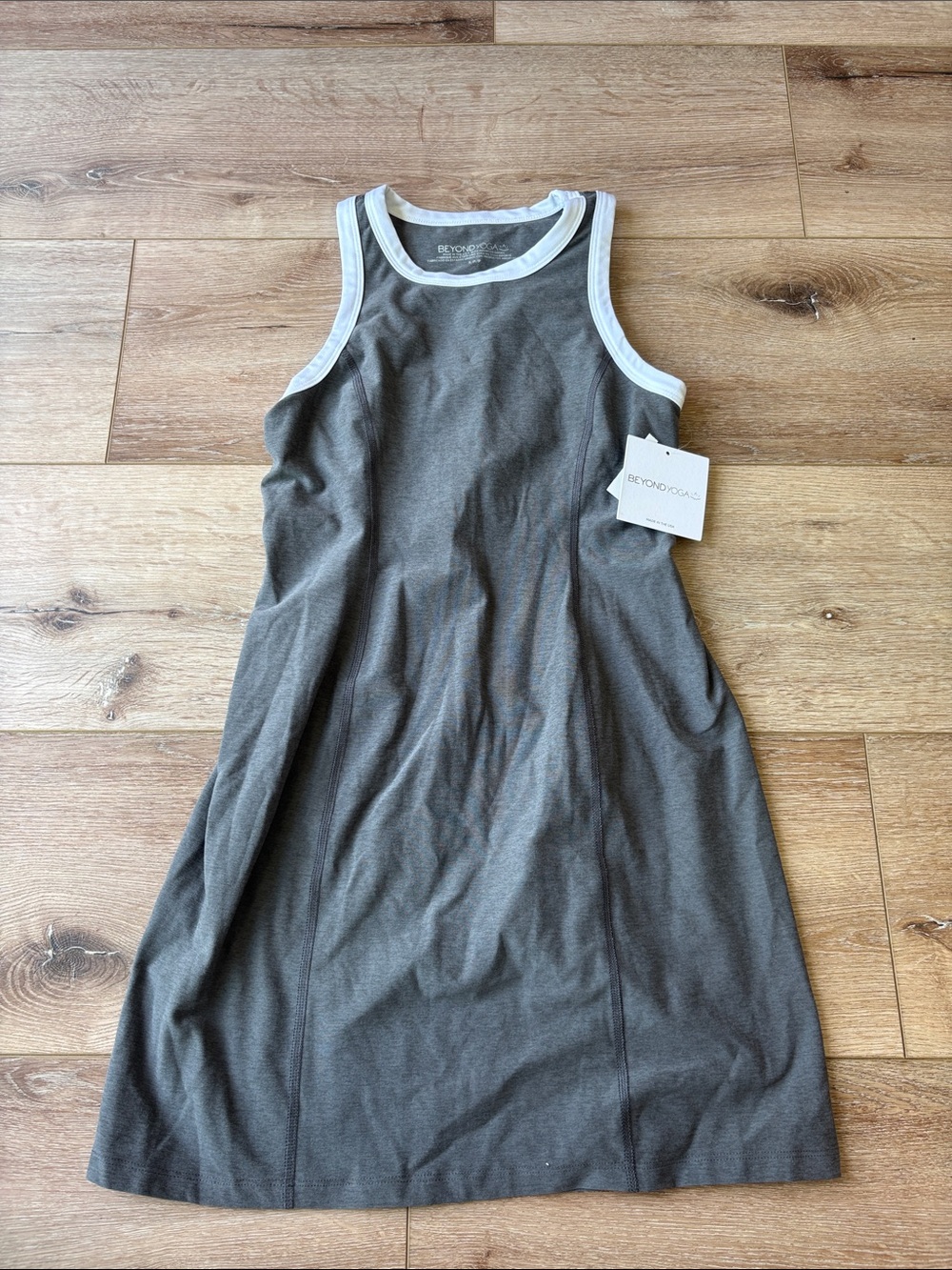 Beyond Yoga Charcoal Gray Tank Dress with White Trim - Picture 1 of 4